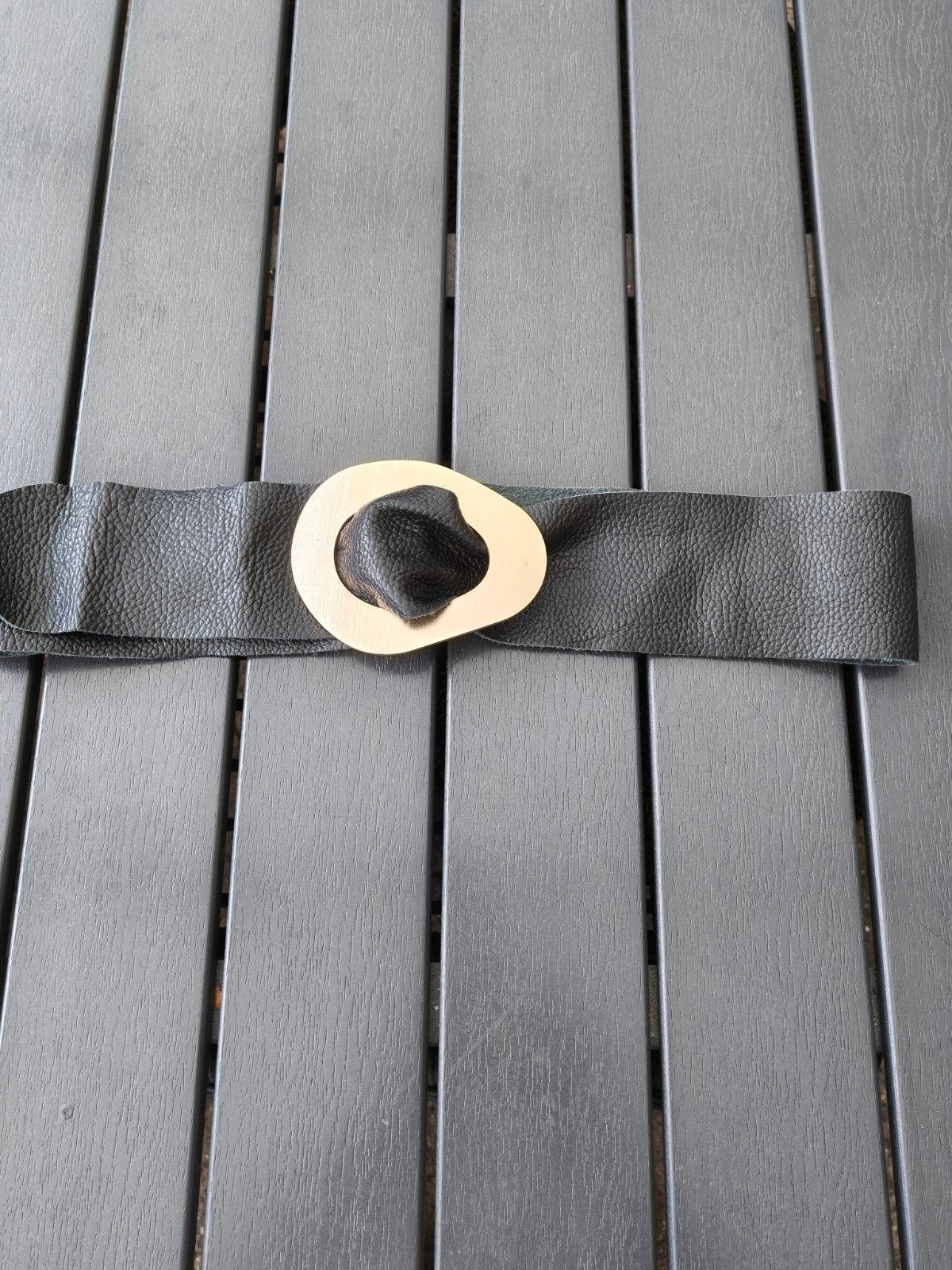 Mooie brede zwarte ceintuur, riem met goudkleurige gesp, 100 cm of meer, Zwart, Heupriem, Ophalen of Verzenden
