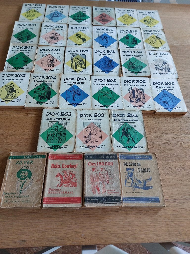 Dick Bos. Alfred Mazure. 31 oude stripboekjes., Gelezen, Alfred Mazure, Ophalen of Verzenden, Meerdere stripboeken