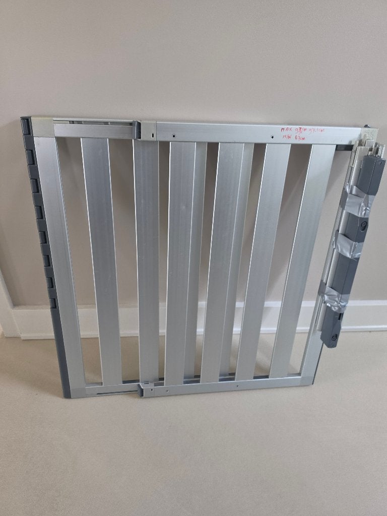 kinderhekje, Kinderen en Baby's, Traphekjes, Ophalen, Aluminium, Zo goed als nieuw, Schroefhekje