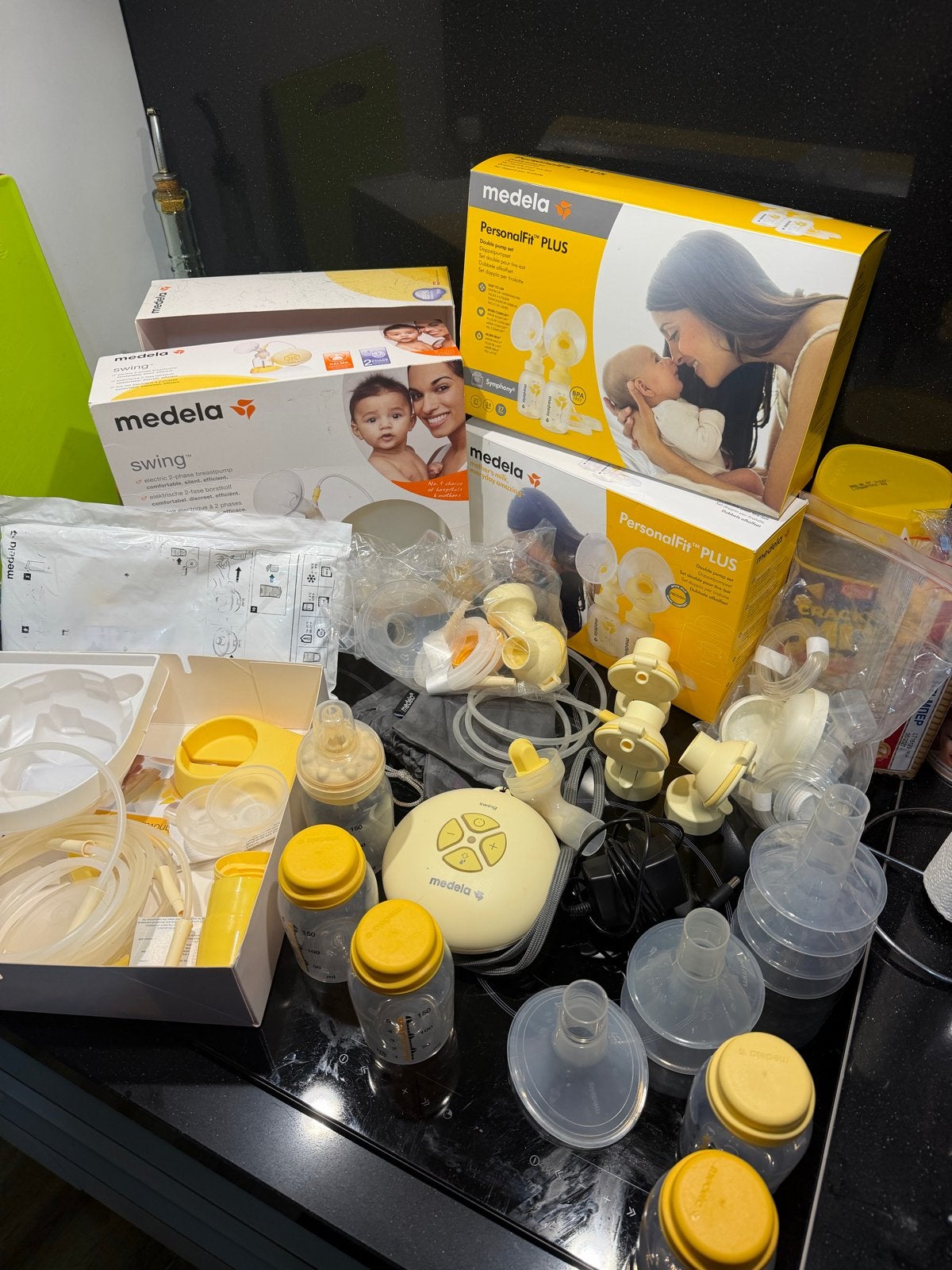 Medela Swing kolfset met toebehoren en melkzakjes, Ophalen, Gebruikt