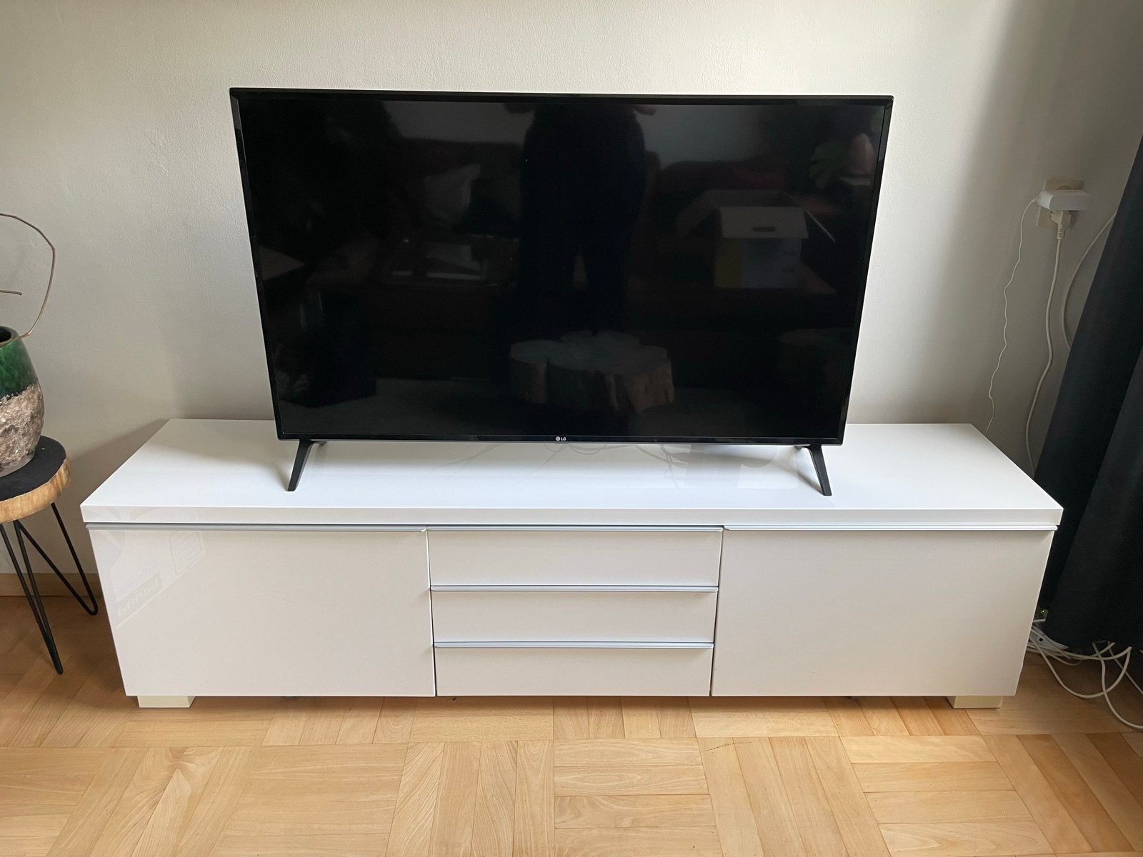 Ikea TV-meubel hoogglans wit met lades en deuren, Ophalen, Overige materialen, Gebruikt, 150 tot 200 cm