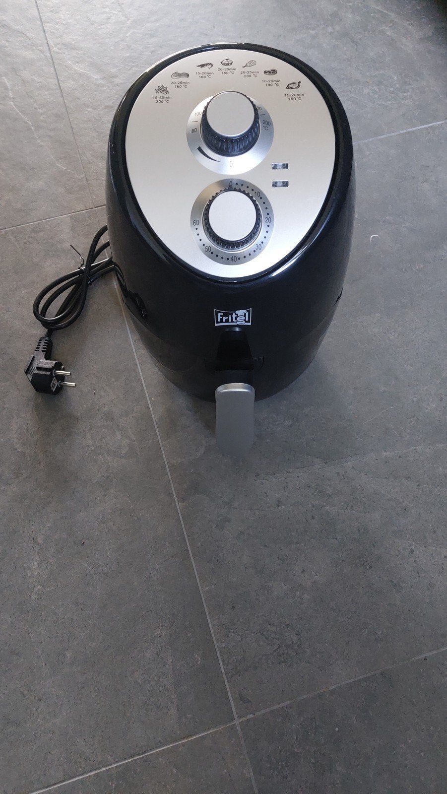 Nieuwe Fritel Snacktastic 4202 heteluchtfriteuse, 2 tot 3 liter, Ophalen of Verzenden, Nieuw, Uitneembare binnenpan