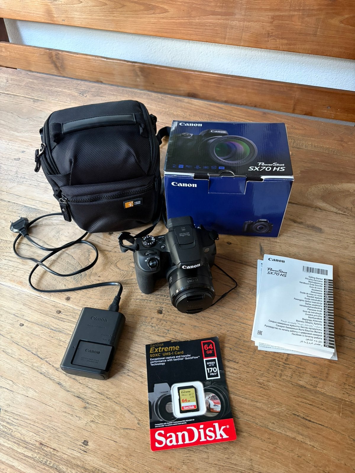 Canon PowerShot SX70 HS + 64GB SD + Case Logic tas, Ophalen, Accu, Zo goed als nieuw, 20 megapixels