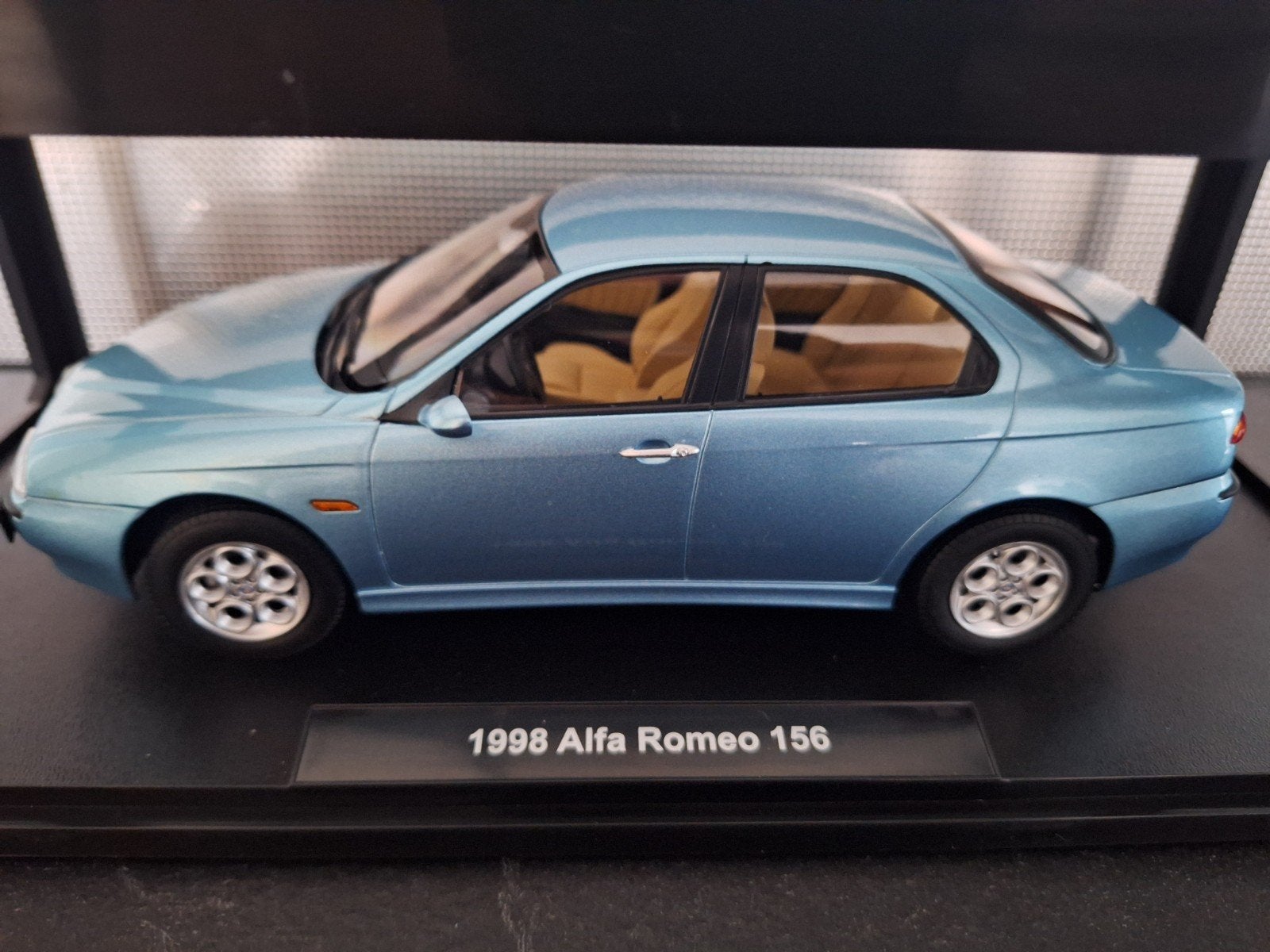 Alfa Romeo 156 1998 Schaal 1:18, Overige merken, Triple 9, Nieuw, Auto