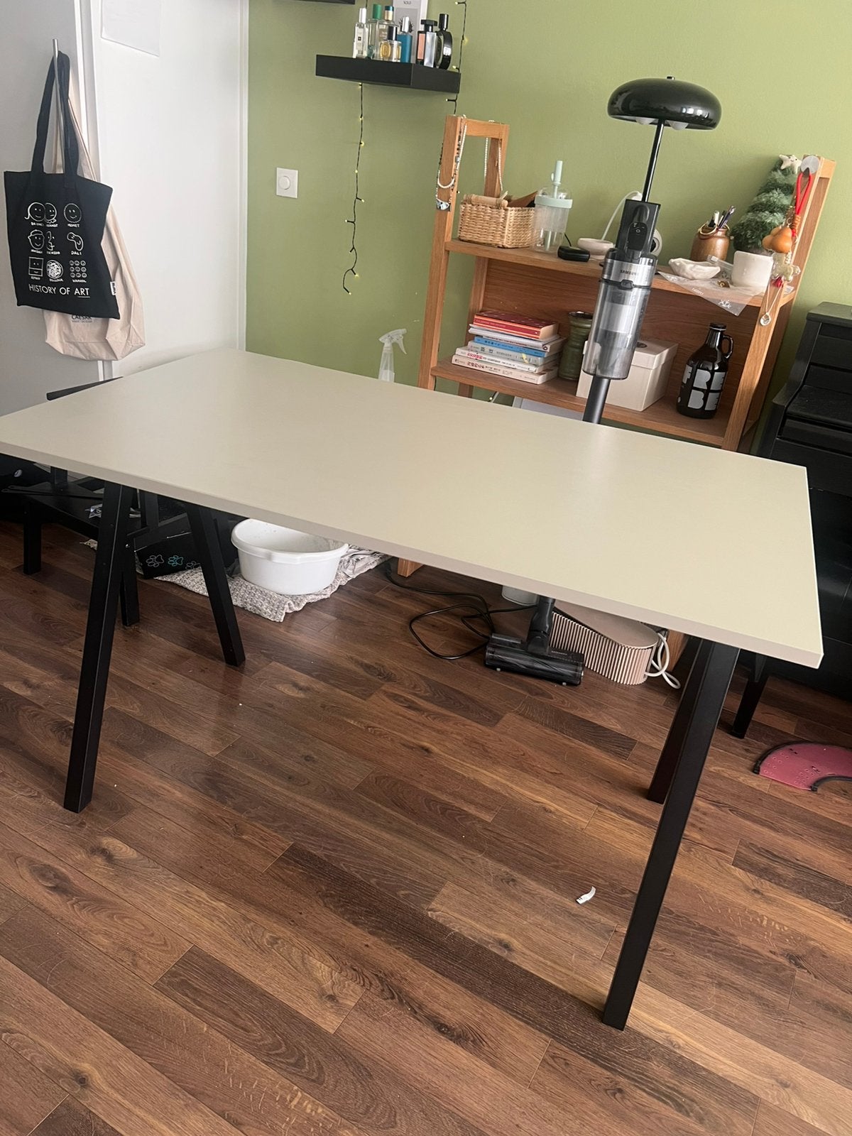 brand new Ikea desk beige, Ophalen, 120 cm, Metaal, Zo goed als nieuw
