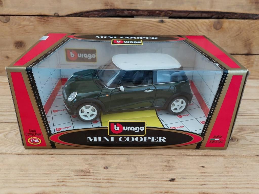 Bburago Mini Cooper jaar 2001 in doos, Hobby en Vrije tijd, Modelauto's | 1:18, Zo goed als nieuw, Auto, Bburago, Ophalen of Verzenden
