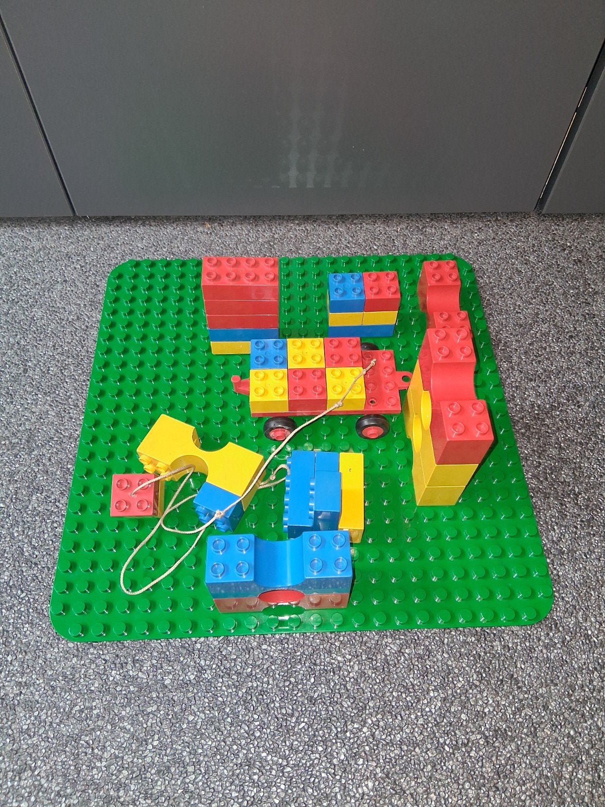 Grote LEGO Duplo bouwplaat met diverse blokken, Ophalen, Gebruikt, Inclusief extra onderdelen, Duplo