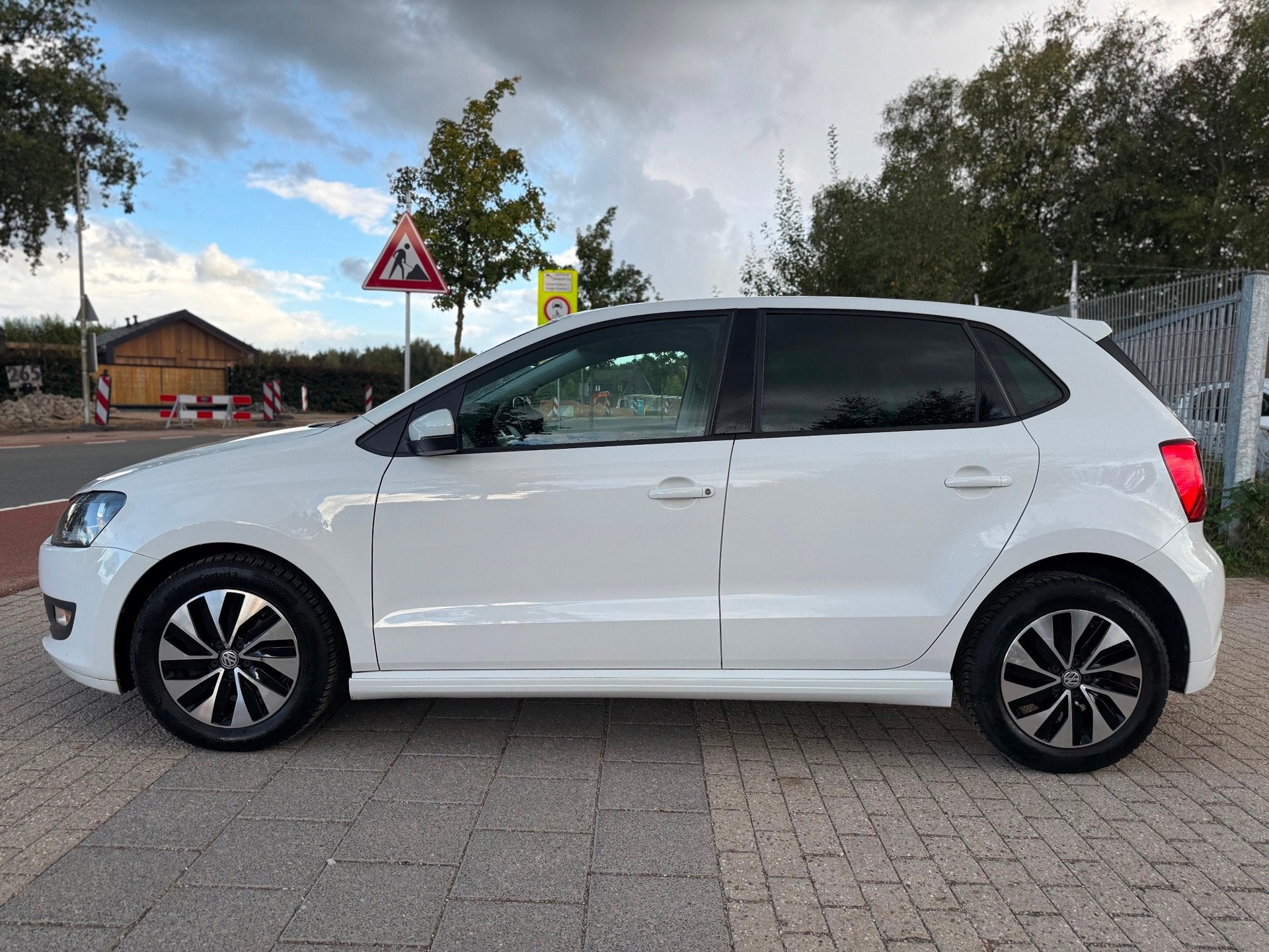 Volkswagen Polo 1.0 BlueMotion Edition AIRCO CARPLAY CRUISE, Dealer onderhouden, 95 pk, Wit, Origineel Nederlands