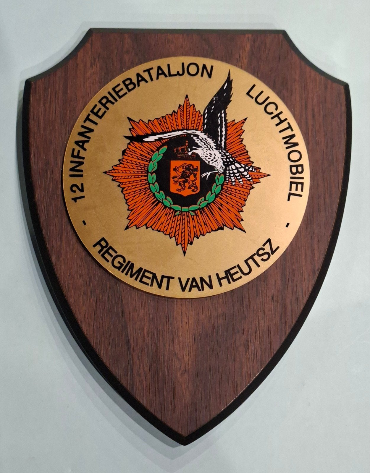 Wapenschild 12 Infanteriebataljon Luchtmobiel Regt van Heuts, Ophalen of Verzenden, Landmacht, Nederland, Overige typen