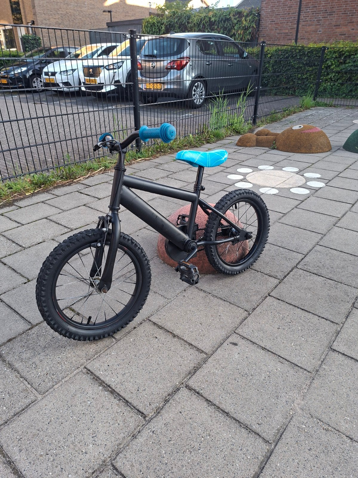 Zwarte kinderfiets in goede staat, Ophalen, Gebruikt, 16 tot 20 inch, Mega bikes