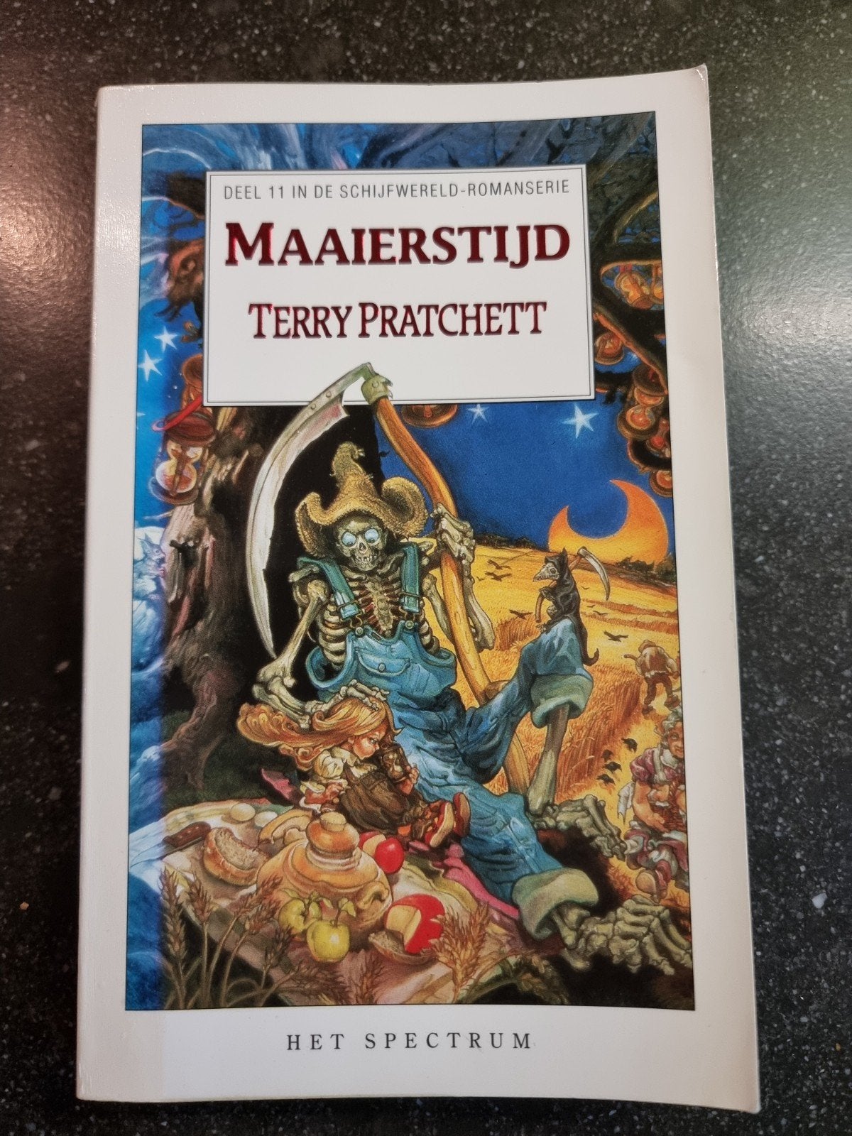 Maaierstijd - Terry Pratchett (Deel 11 Schijfwereld), Boeken, Verzenden, Gelezen, Terry Pratchett, Nederland