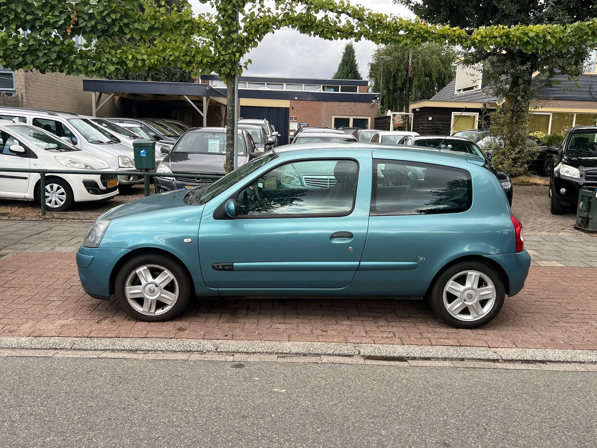Renault Clio 1.4 Authentique Comfort, Auto's, Voorwielaandrijving, 15 km/l, Gebruikt, Blauw