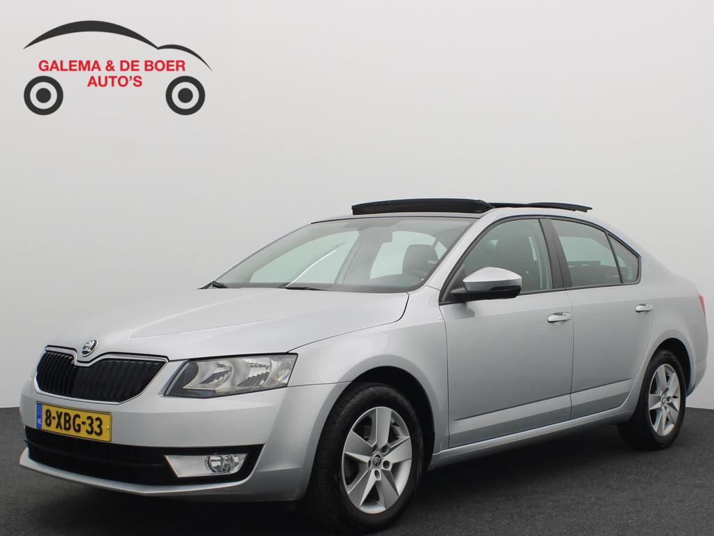 Skoda Octavia 1.2 TSI Greentech Ambition 1STE EIG / PANORAMA, Auto's, Voorwielaandrijving, Stof, Gebruikt, Zwart