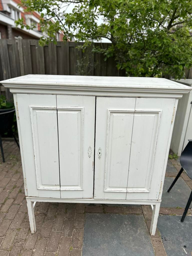 Vintage wit houten tv meubel met twee deuren, Antiek en Kunst, Antiek | Meubels | Kasten, Ophalen