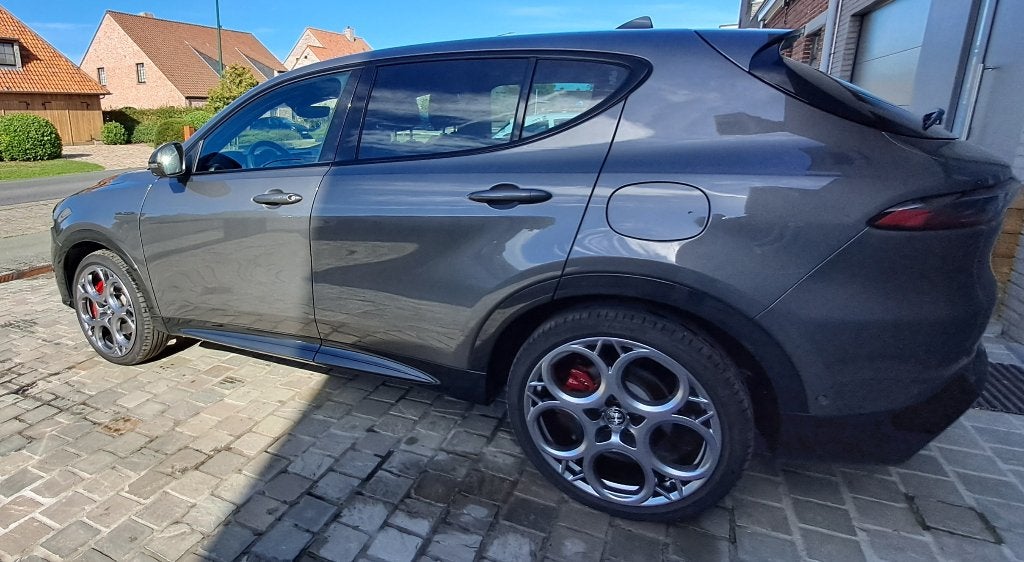 Alfaromeo Tonale HEPV Q4 VELOCE 280PK, Automaat, Dealer onderhouden, 1800 kg, 4 cilinders