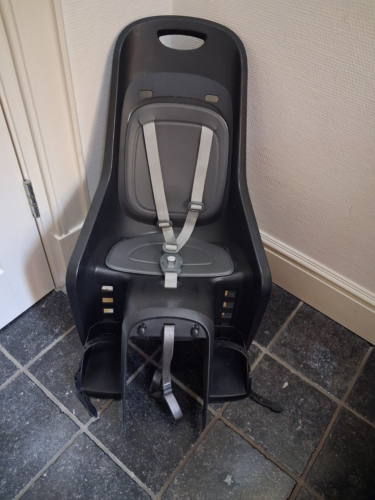 Gebruikt fietsstoeltje voor achterop, met voetsteuntjes, Ophalen, Achterzitje, Onbekend, 9 t/m 18 kg