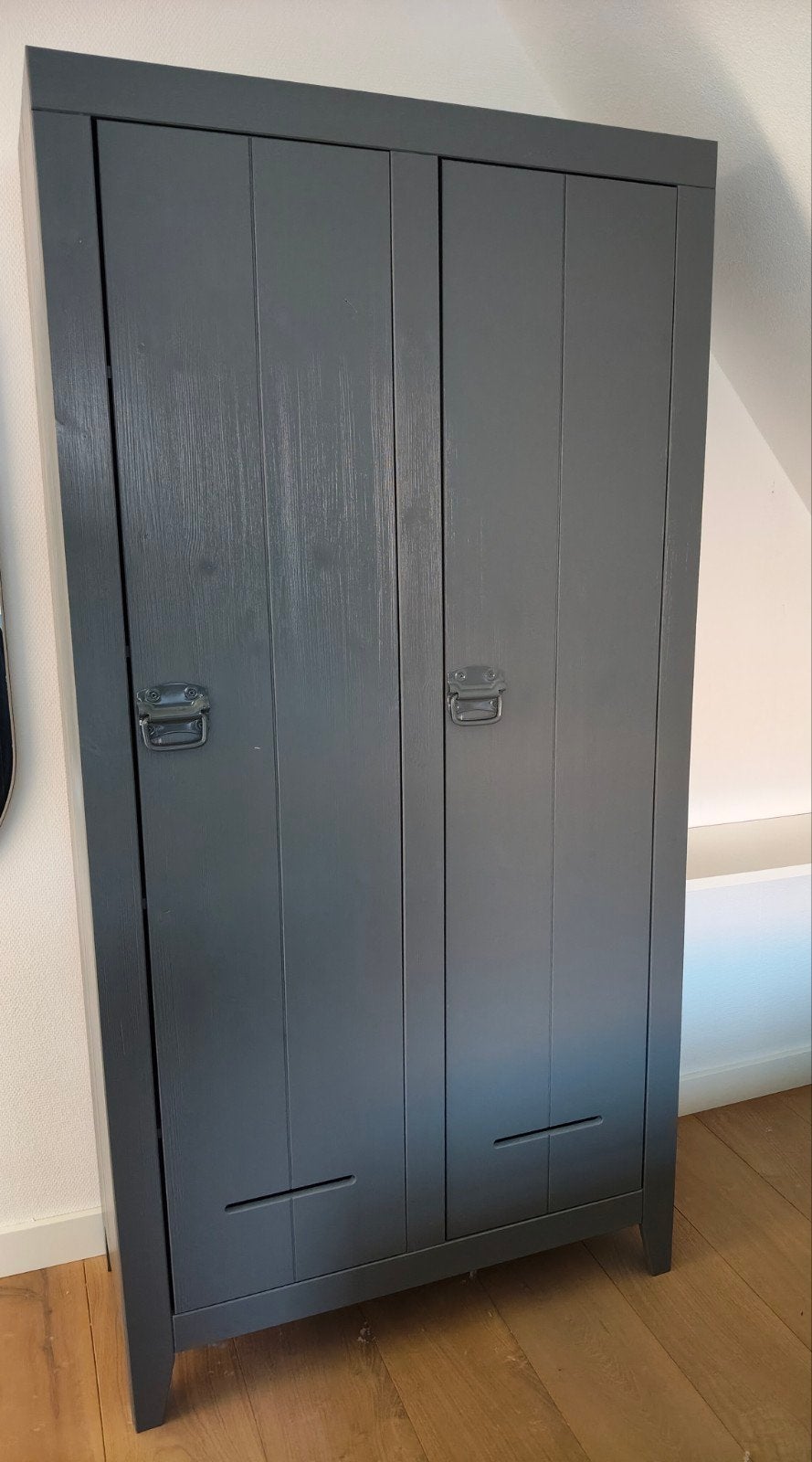 Woood Dennis Donkergrijze kast met deuren en planken, Huis en Inrichting, Kasten | Kledingkasten, Ophalen, 50 tot 100 cm, Modern