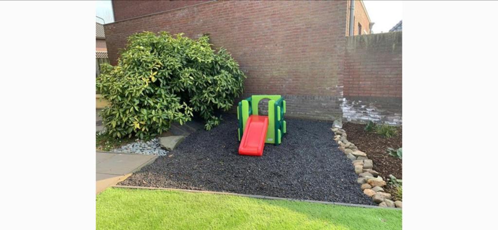 Rubberen kiezels /snippers ondergrond speeltoestel / klimrek, Ophalen, Gebruikt, Overige typen