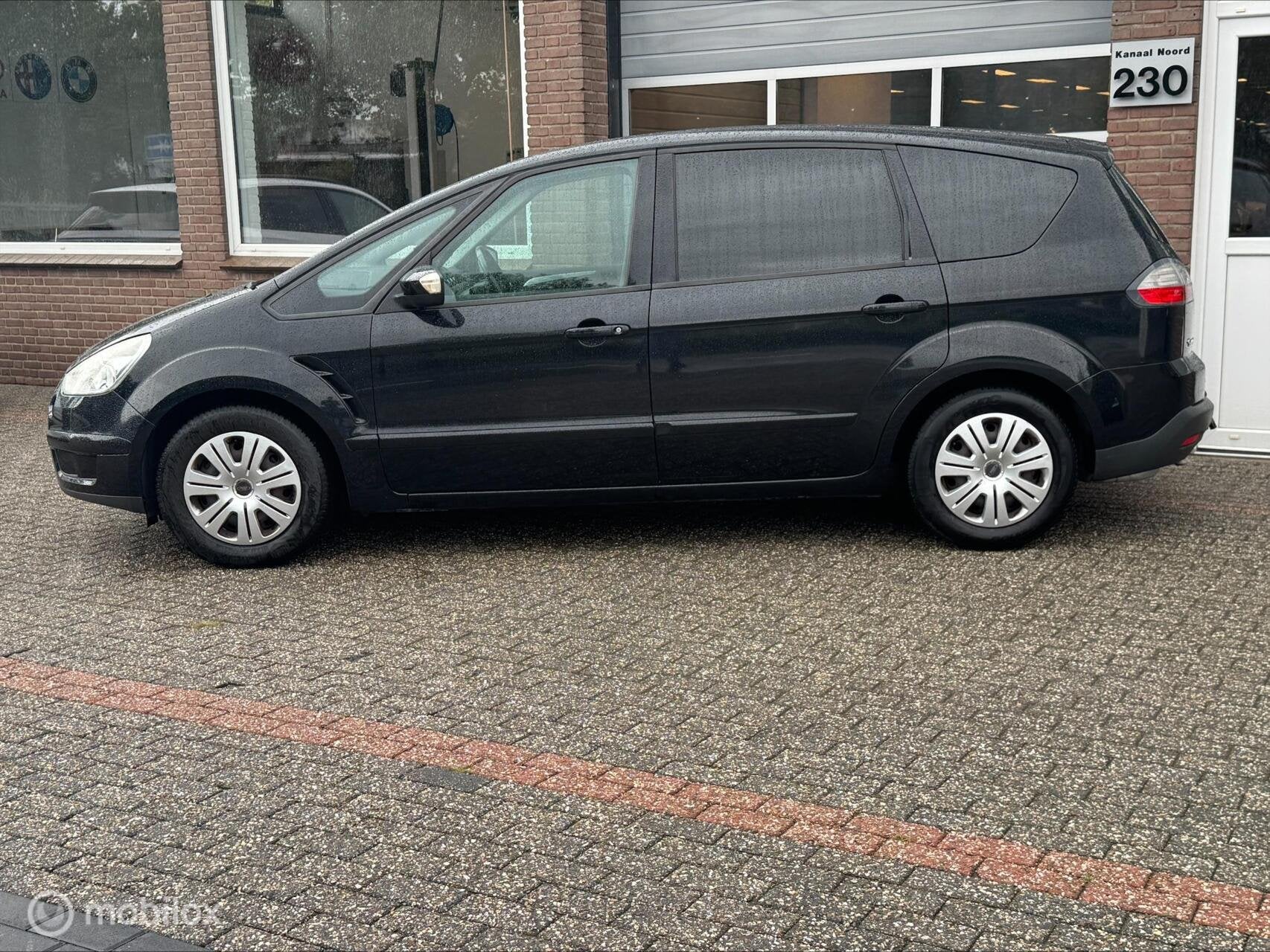 Ford S-Max 2.0 Titanium 7p. ECC-AIRCO/NAVI/CRUISE, Voorwielaandrijving, Gebruikt, 4 cilinders, 1505 kg