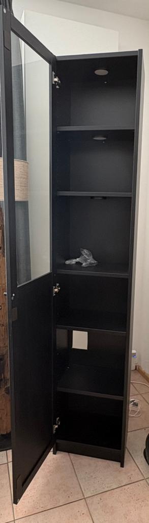 Boekenkast/vritrinekast, Huis en Inrichting, Ophalen, Met deur(en), Zwart eikenlook, 50 tot 100 cm