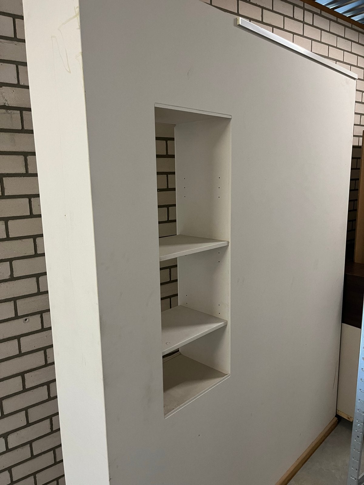 Witte Scheidingswand met Inbouwplanken - H234xB190xD32cm, Ophalen, Gebruikt