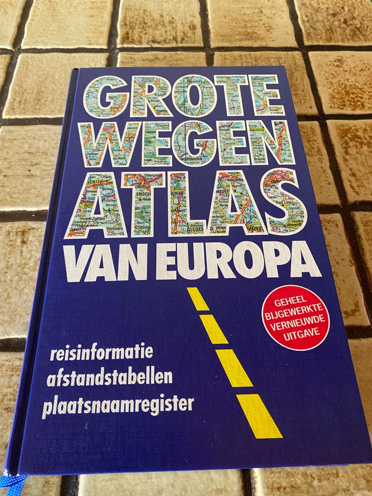 Grote Wegenatlas van Europa - Geheel Bijgewerkte Uitgave, Overige atlassen, 2000 tot heden, Zo goed als nieuw, Europa Overig