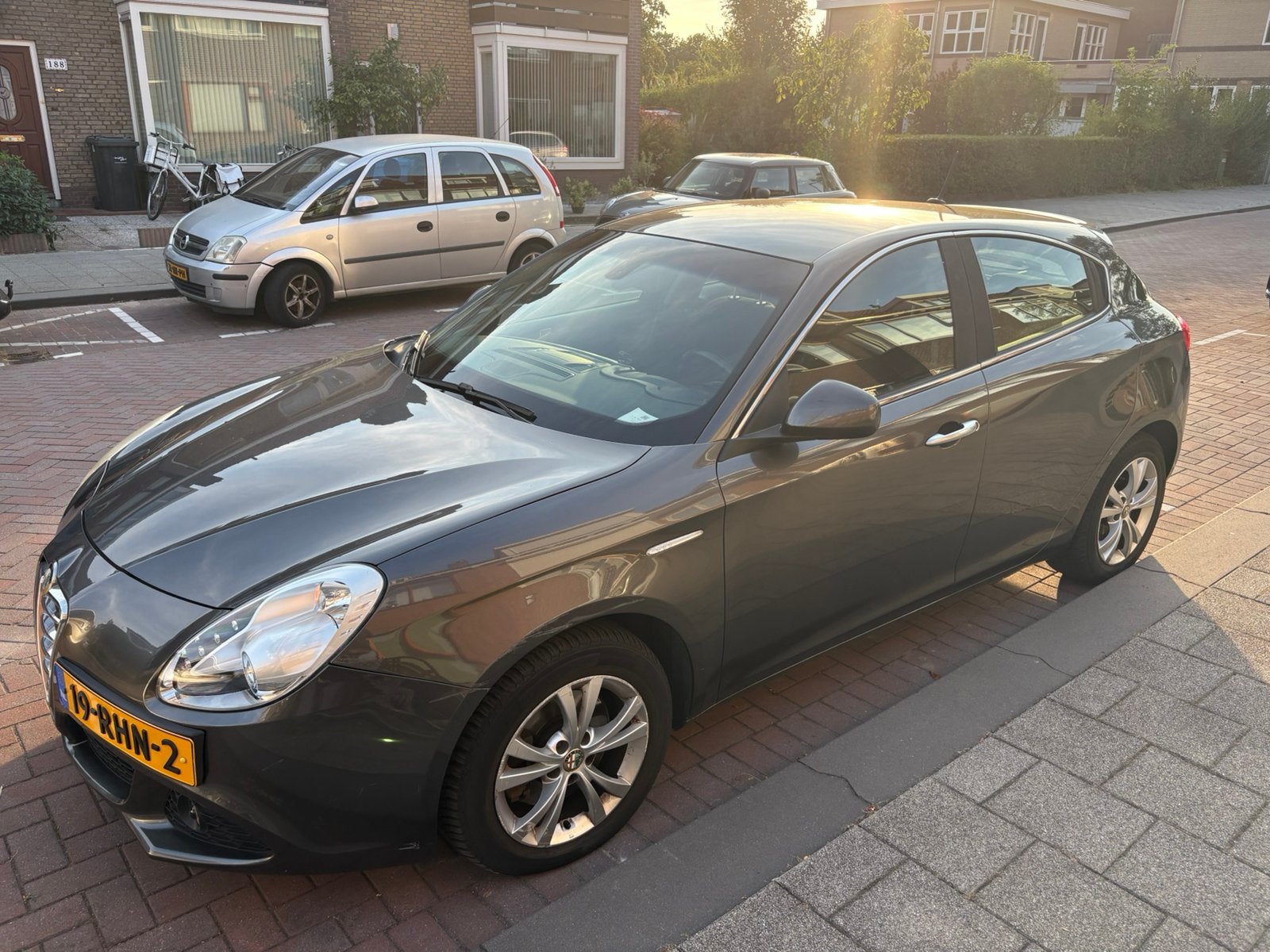 Alfa Romeo Giulietta 1.4 Turbo (apk tm augustus 2027), Auto's, Voorwielaandrijving, Stof, 4 cilinders, Origineel Nederlands