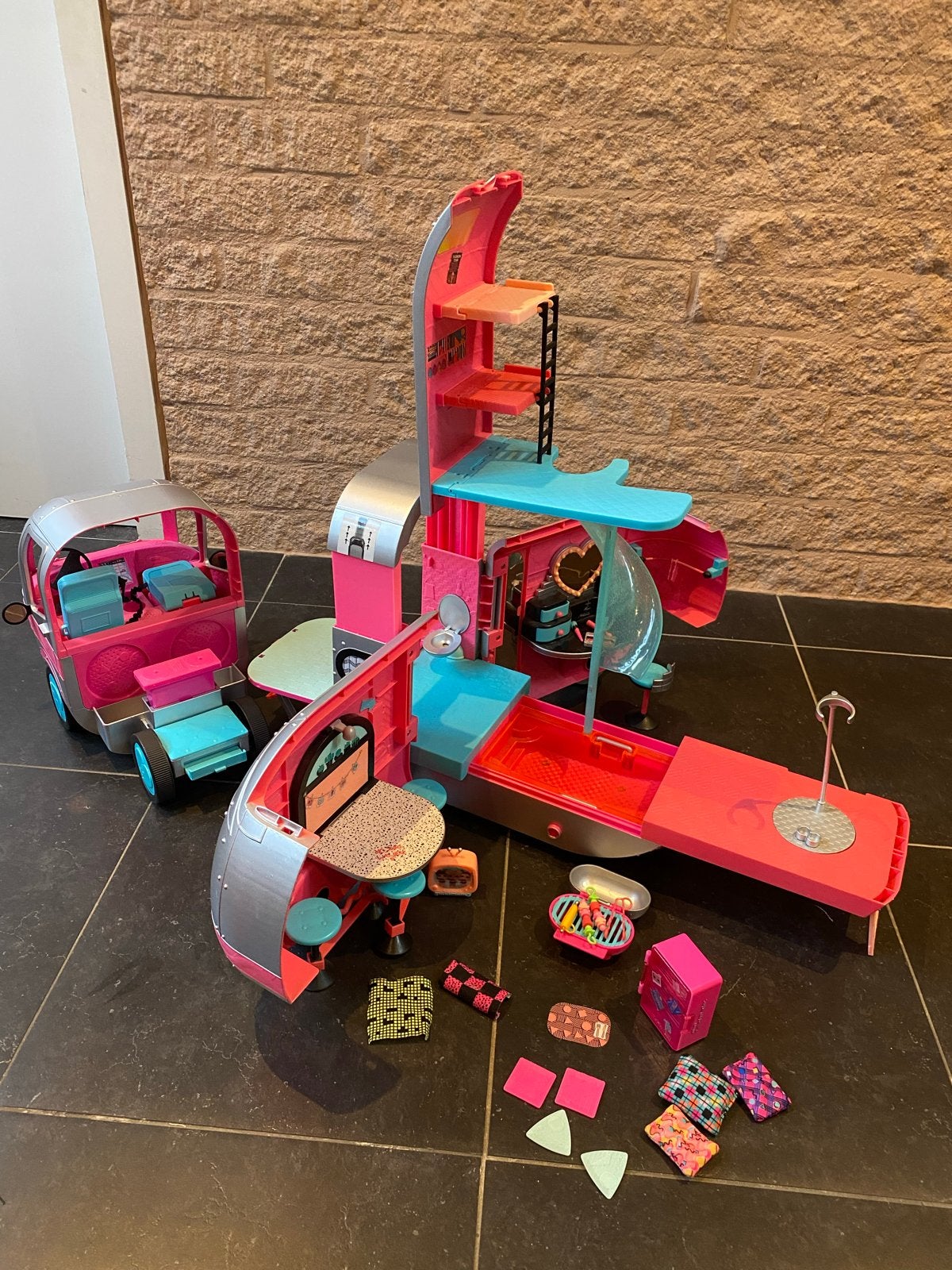 L.O.L. Surprise! 4-in-1 Glamper Camper met accessoires, Ophalen of Verzenden, Zo goed als nieuw
