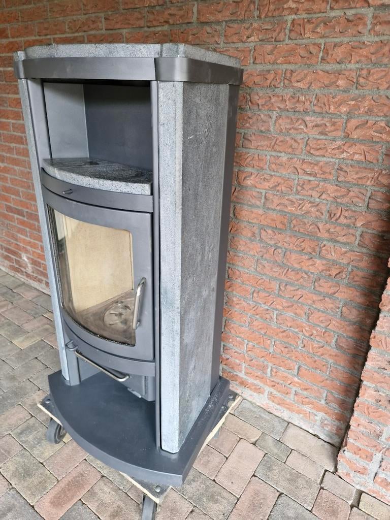 Houtkachel met speksteen stookklaar, Huis en Inrichting, Kachels, Houtkachel, Hout, Ophalen