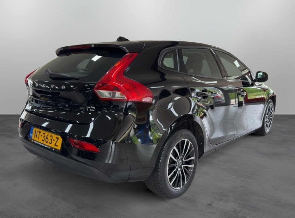 Volvo V40 1.5 T2 Nordic+ Automaat Trekhaak (bj 2017), Auto's, Volvo, 12 maanden, Euro 6, 4 cilinders, Leder en Stof