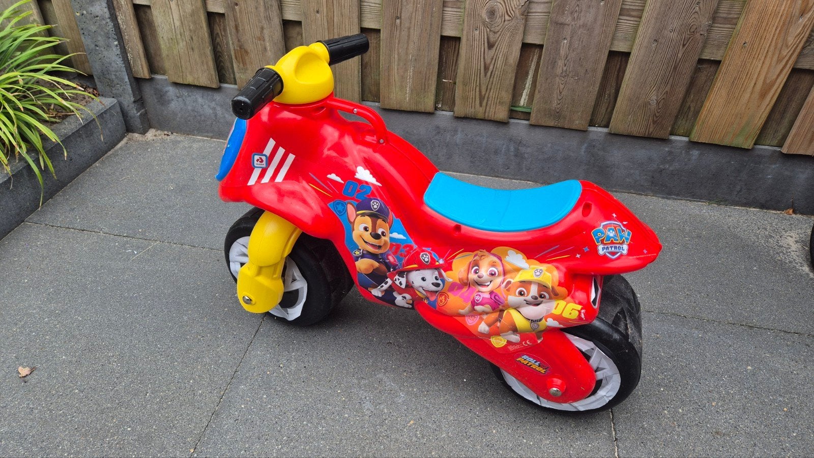 Injusa Neox Paw Patrol loopmotor, Ophalen, Zo goed als nieuw, Loopvoertuig