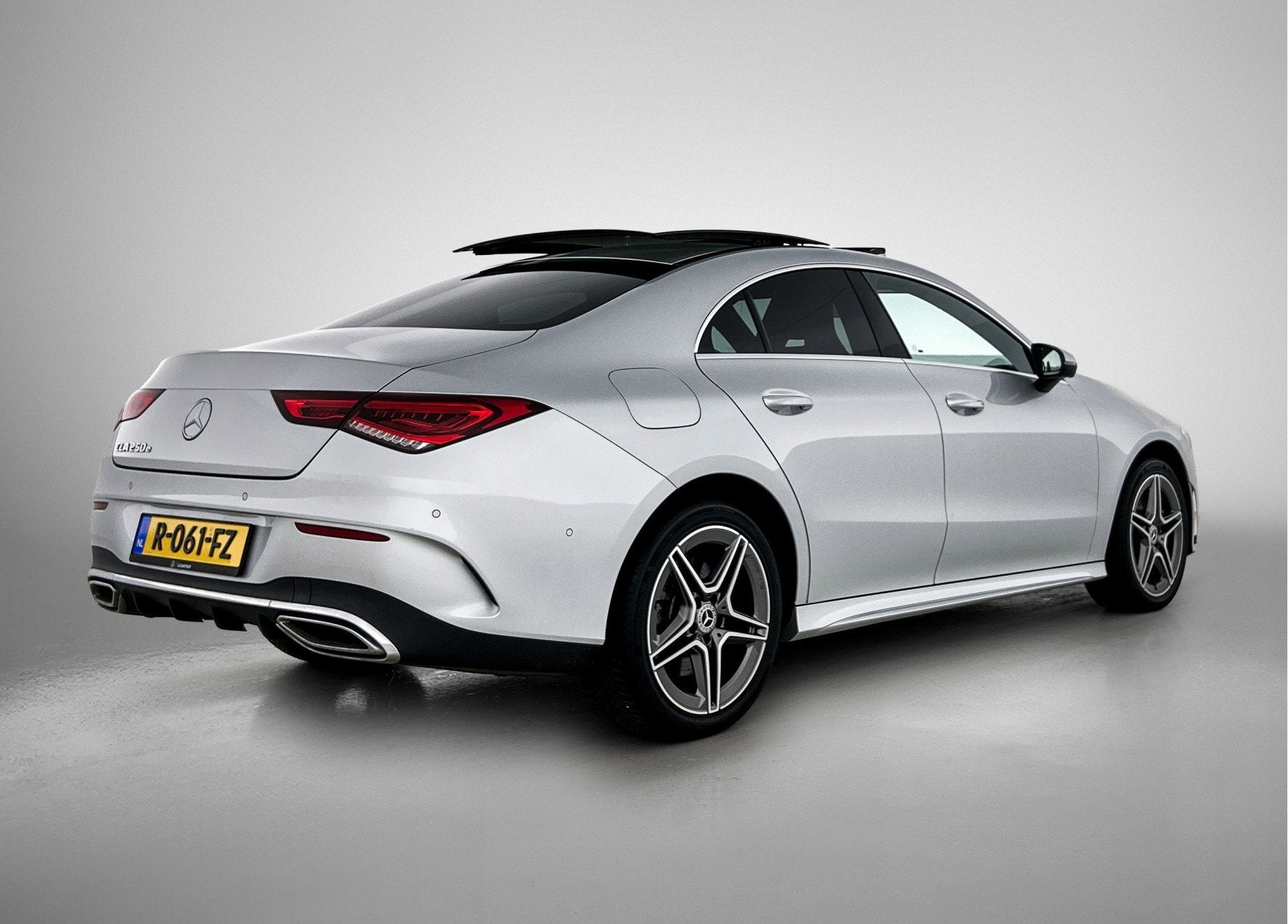 Mercedes-Benz CLA-Klasse 250 e AMG Plug-In Hybride | Premium, Gebruikt, 4 cilinders, 15 kWh, Bedrijf