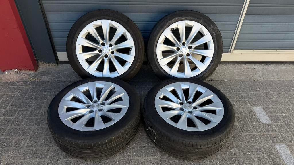 Originele Tesla Model X 20 inch slipstream velgen zomerband, Auto-onderdelen, Banden en Velgen, Ophalen, Gebruikt, Banden en Velgen