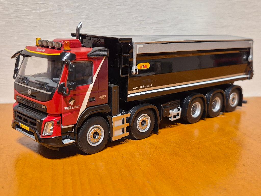 WSI Volvo FMX 10x4 kipper VGB Asfalt (van Grunsven) Uniek, Ophalen of Verzenden, Nieuw, Bus of Vrachtwagen, NZG