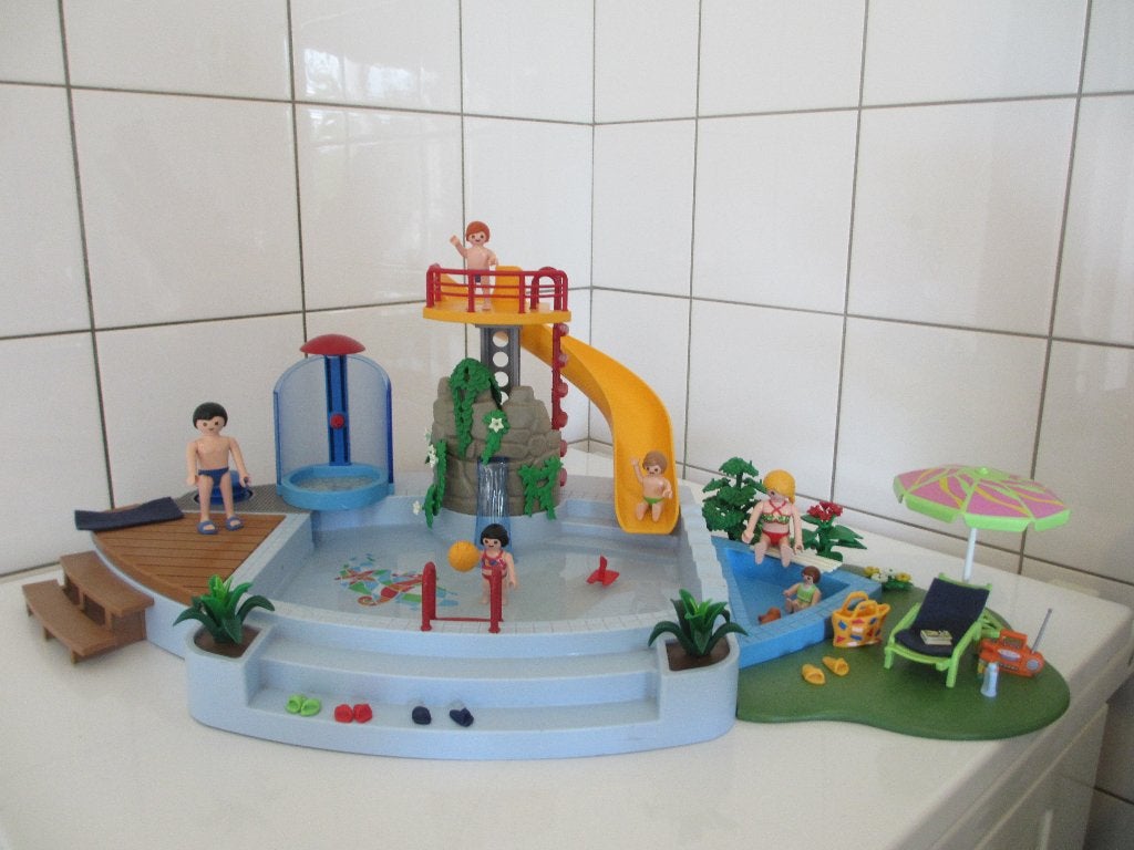 Playmobil zwembad met glijbaan en werkende douche, Gebruikt, Complete set, Overige typen, Ophalen of Verzenden