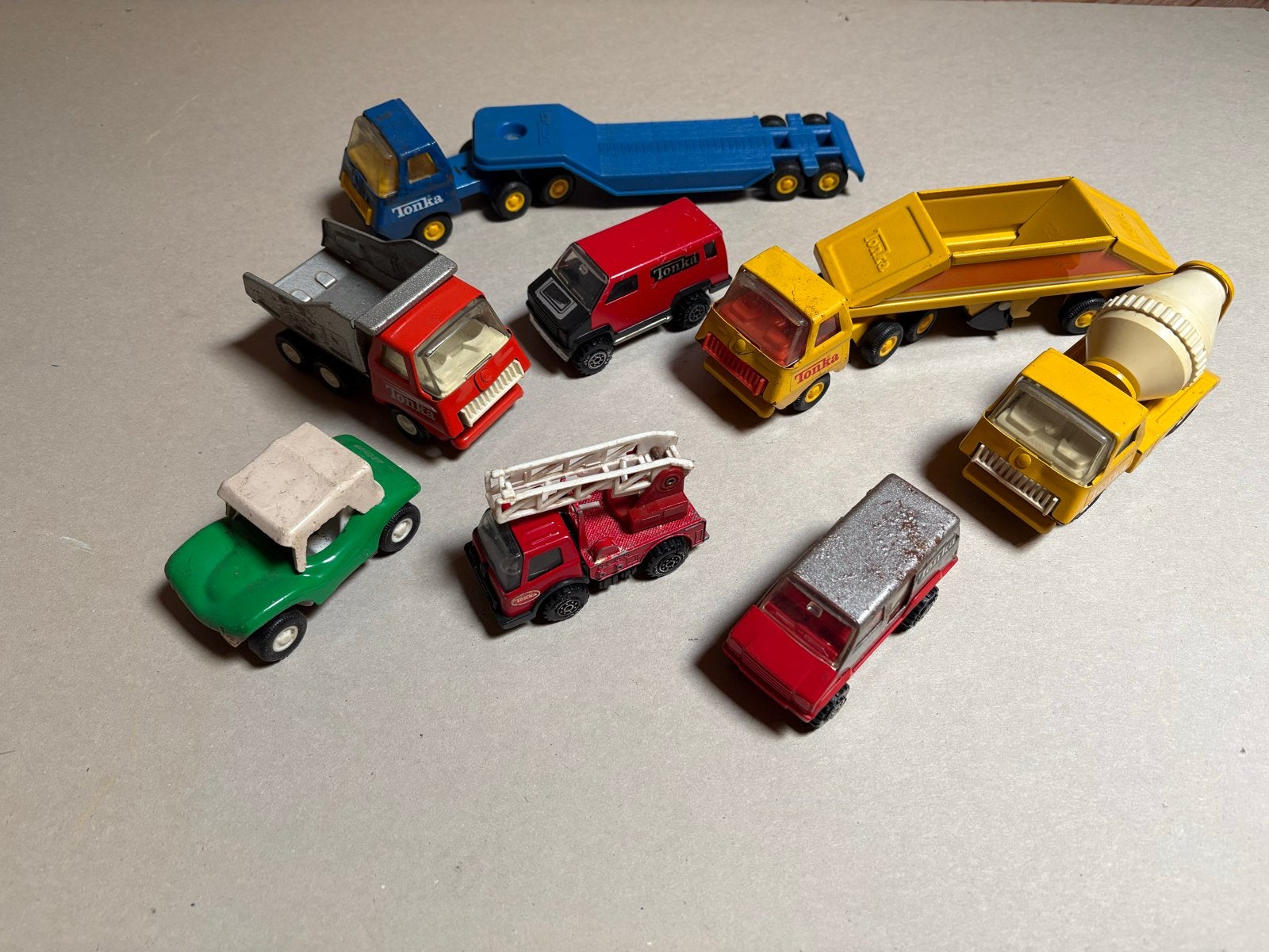 Vintage Tonka speelgoedauto's - set van 9, Kinderen en Baby's, Speelgoed | Speelgoedvoertuigen, Ophalen of Verzenden, Gebruikt