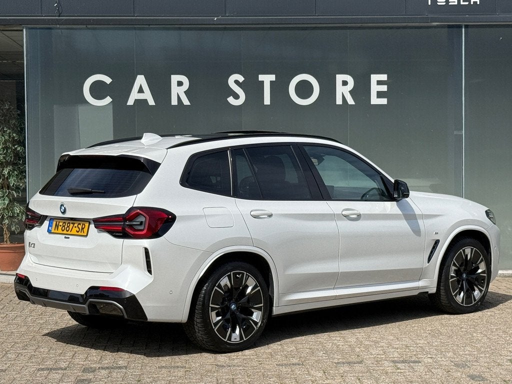 BMW IX3 High Executive 80 kWh 96% SOH FACELIFT LCI SHADOW LI, Auto's, BMW, Achterwielaandrijving, Gebruikt, 133 min, Wit