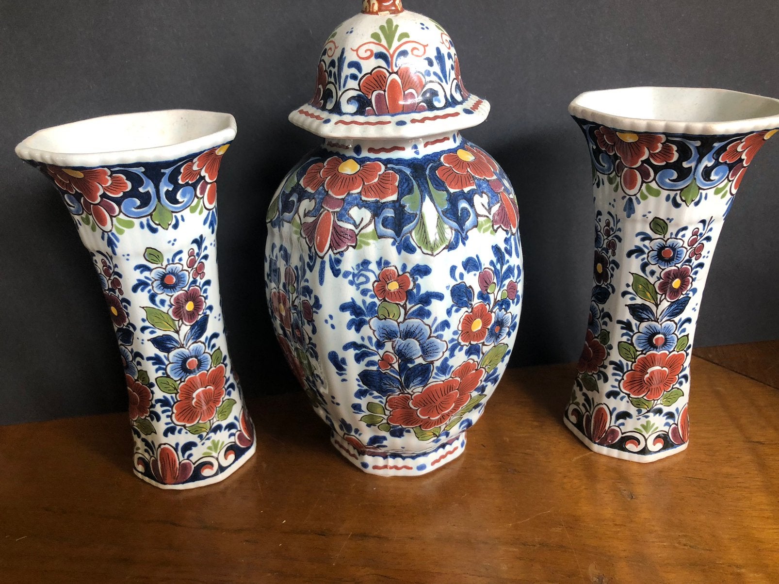 Delfts klein kaststel van Potterie Oud Delft, Verzenden