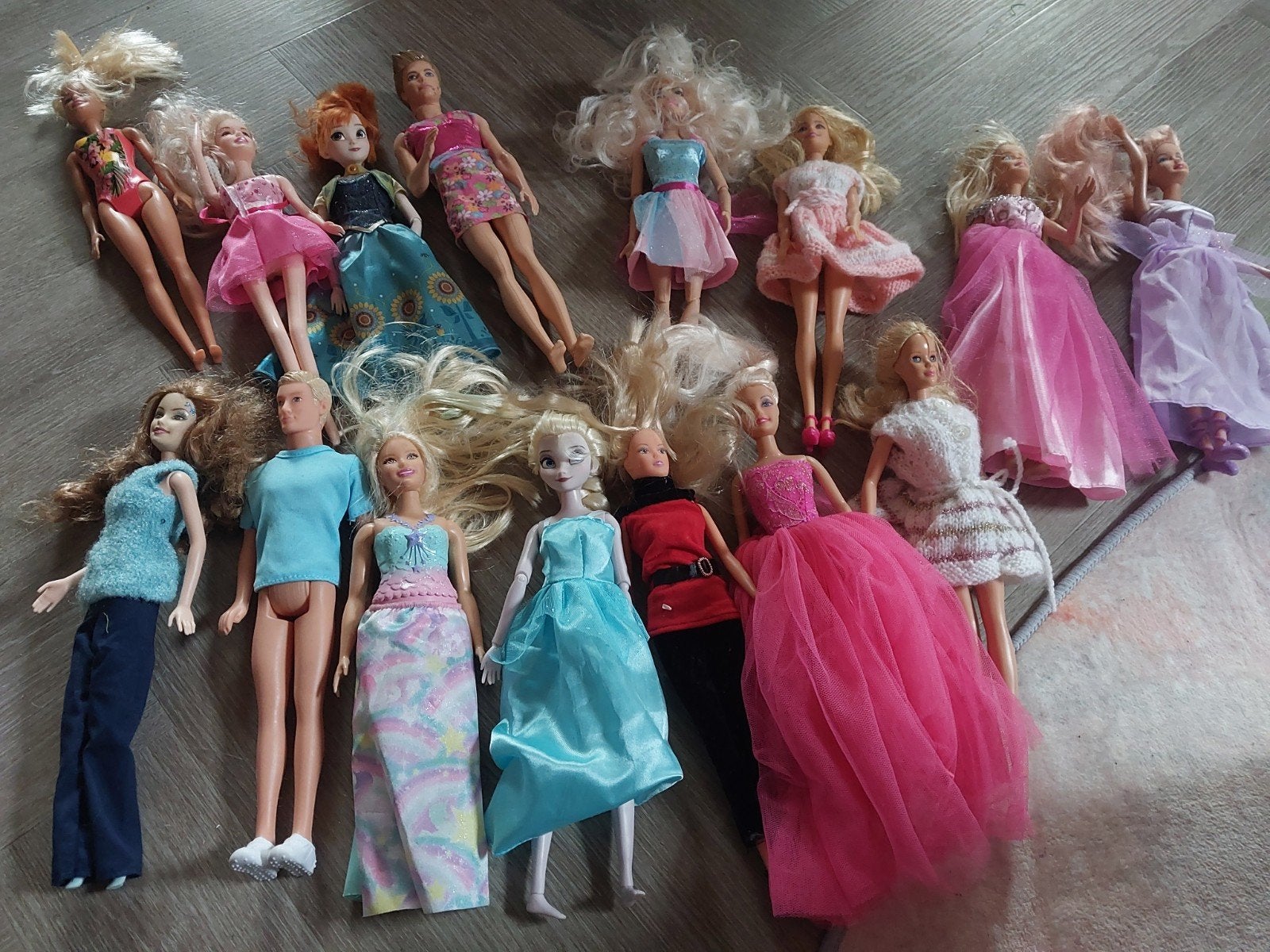 Grote collectie Barbiepoppen en accessoires, Ophalen of Verzenden, Gebruikt, Barbie