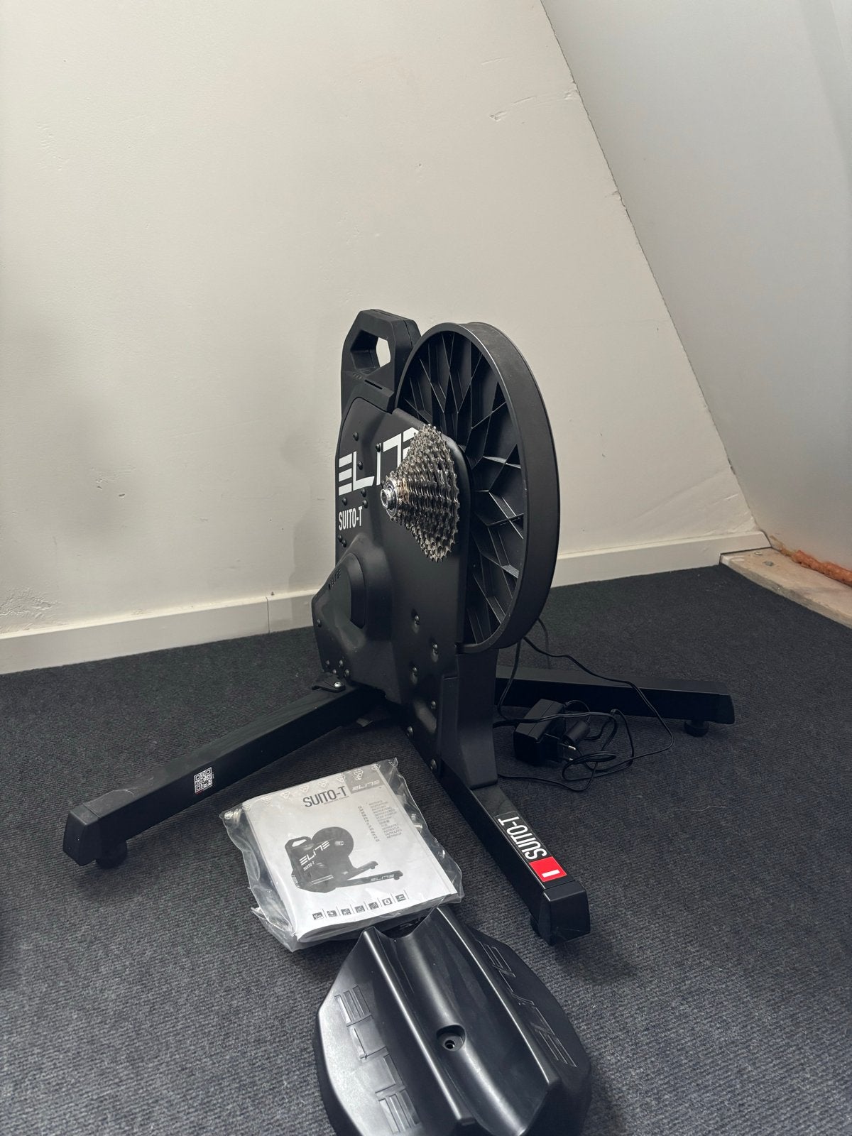 Elite Suito-T fietstrainer incl. Shimano 11-cassette en mat, Sport en Fitness, Wielrennen, Ophalen, Zo goed als nieuw, Overige typen
