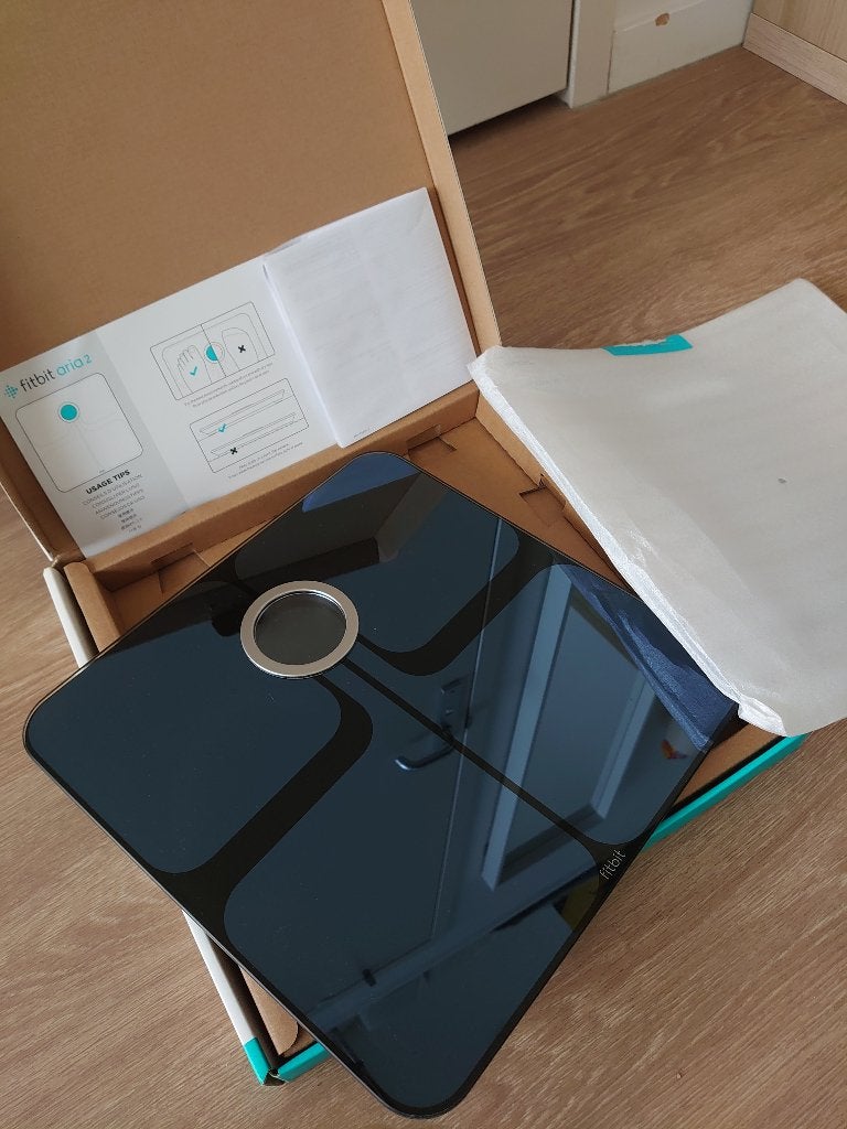 Fitbit lichaamsanalyse weegschaal Aria 2, Witgoed en Apparatuur, Weegschalen, Zo goed als nieuw, Digitaal, Personenweegschaal