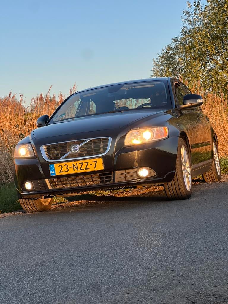 Volvo S40 2.0 2011 Zwart, Auto's, 4 cilinders, Zwart, Origineel Nederlands, S40