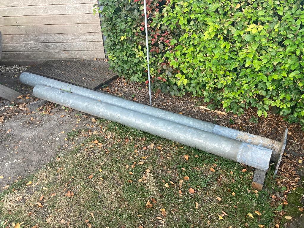 2 stalen verzonken buizen 3 meter incl. voetplaat, zwaar., Doe-het-zelf en Verbouw, Metalen, Ophalen of Verzenden, Zo goed als nieuw