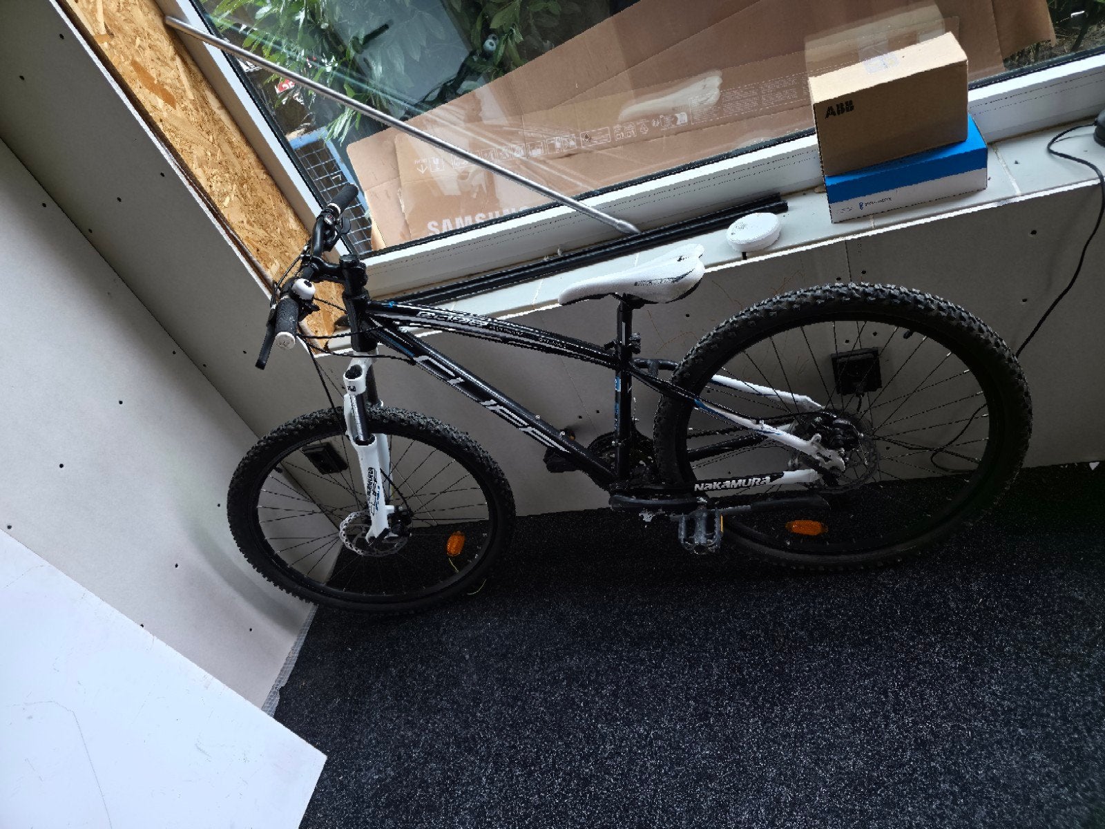 mountainbike, zwart met witte accenten, Overige merken, Gebruikt, Hardtail, Heren