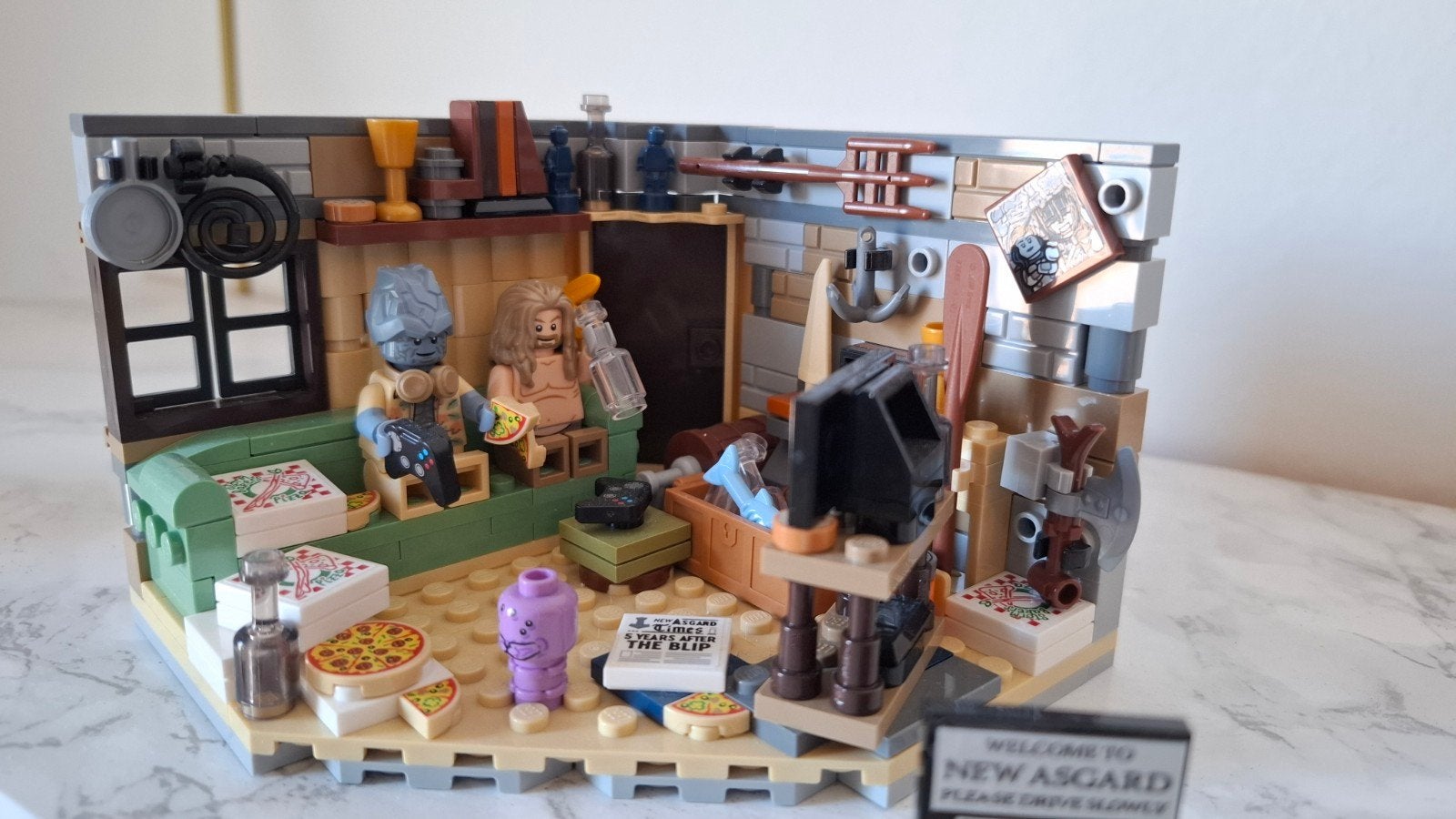 LEGO Marvel 76200 Bro Thor’s New Asgard compleet + boekje, Marvel, Lego, Ophalen of Verzenden, Zo goed als nieuw