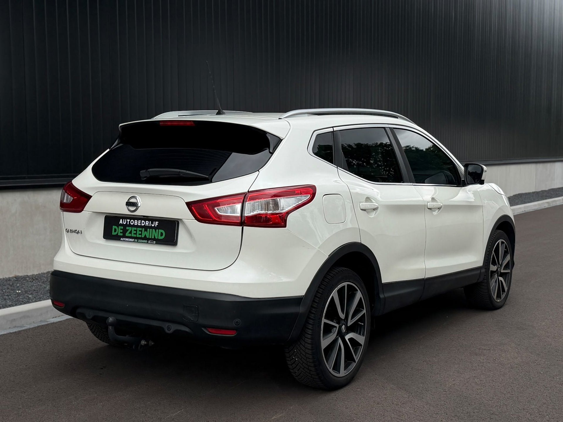 Nissan Qashqai 1.2 Tekna|Pano|Automaat sleept, Gebruikt, 4 cilinders, 116 pk, Wit