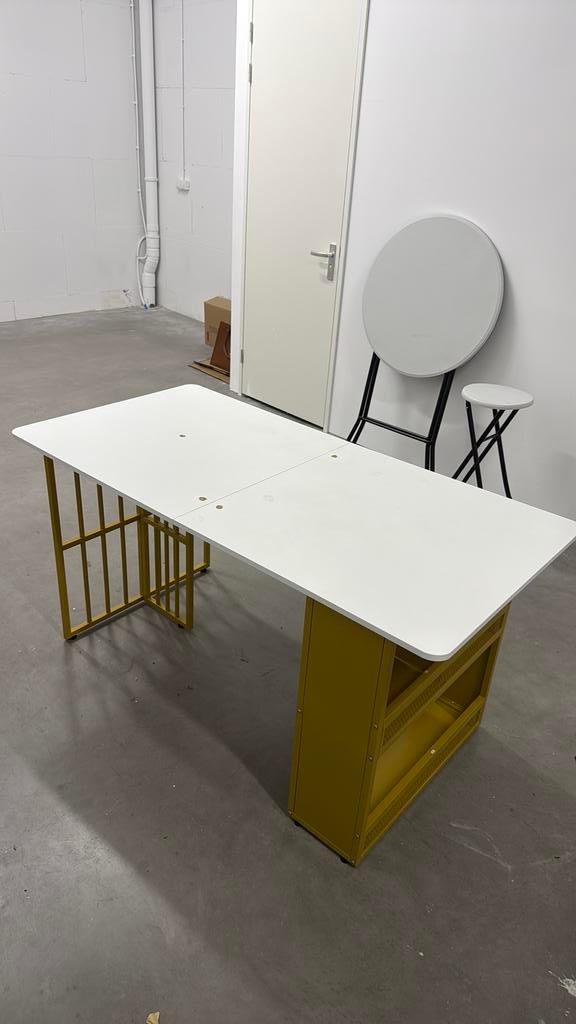 Tafel goud wit, Ophalen, Gebruikt