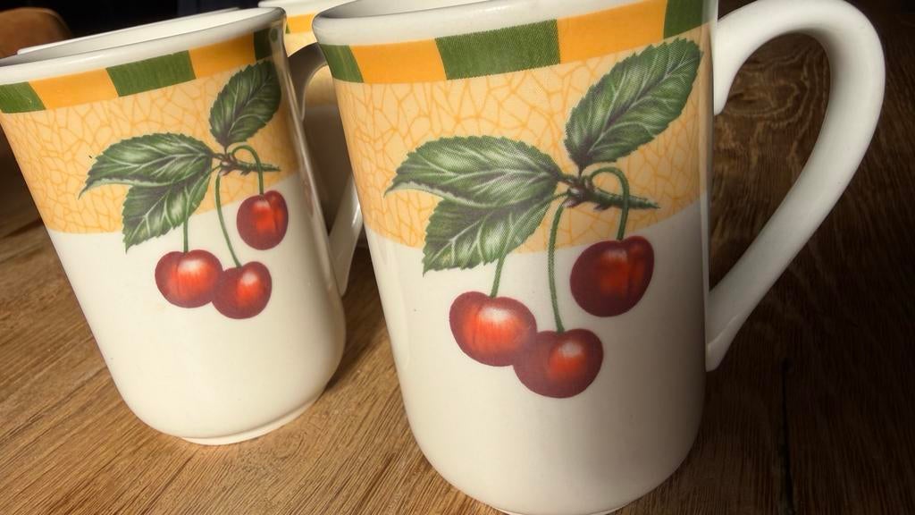 Set van 5 mokken - Zo goed als nieuw - Blokker, Keramiek, Ophalen of Verzenden, Zo goed als nieuw, Effen