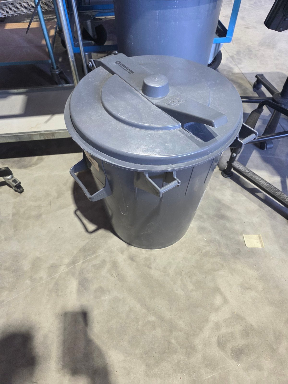 overtoom prullebak, 40 liter of meer, Ophalen