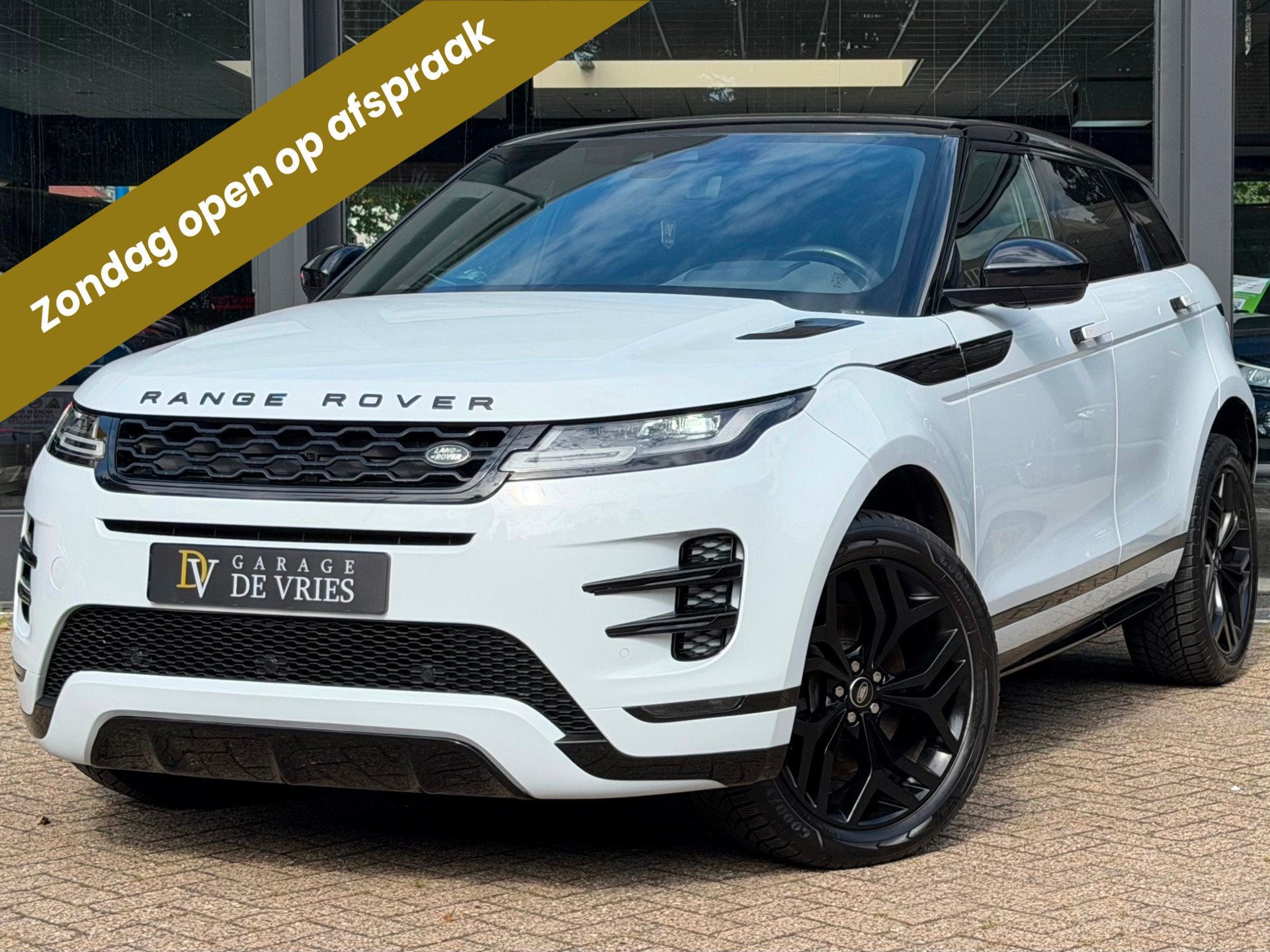 Land Rover Range Rover Evoque 2.0 P250 AWD R-Dynamic HSE Pan, Auto's, 249 pk, Gebruikt, Zwart, 4 cilinders